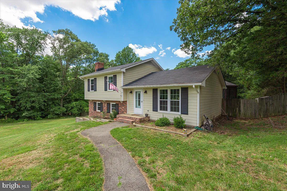 3 bed, 2.0 bath, 1552 sqft, $2,600 — Photo 3