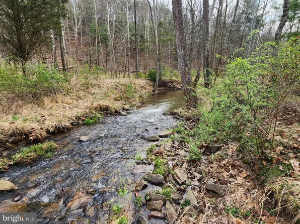 20 Quiveys Grv, Augusta, WV 26704