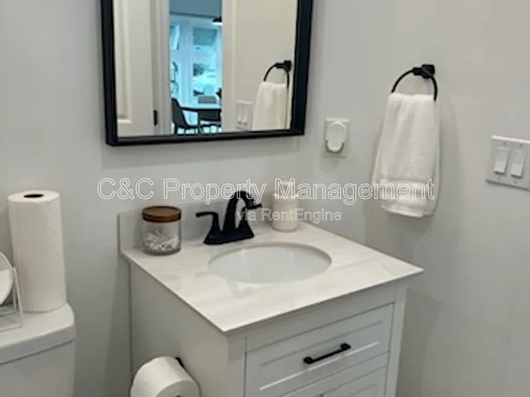 59 W Castle St — Photo 6