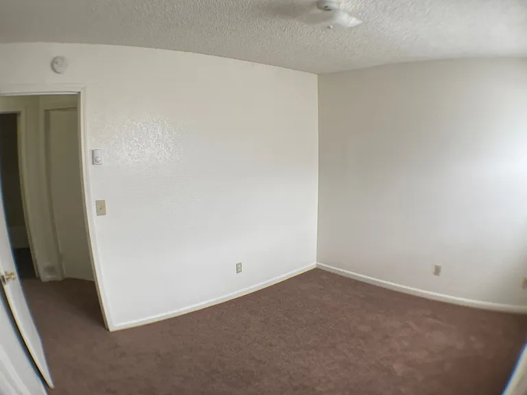 2110 N East St — Photo 13