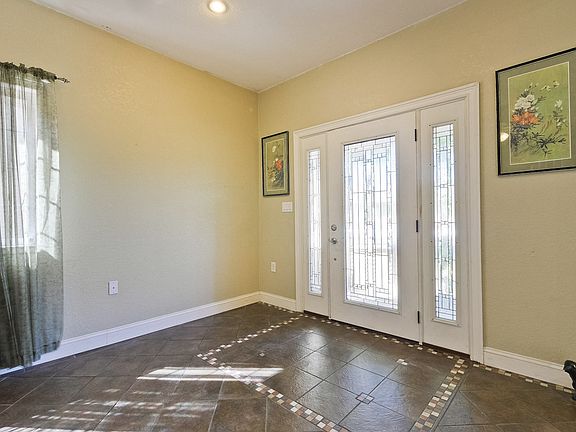 3rd image of 256 N 6th St