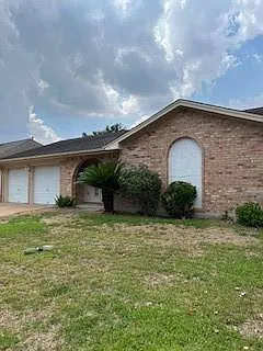 3722 Raindrops Rd — Photo 2