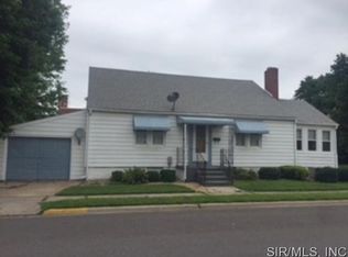 420 S Central Ave, Roxana, IL 62084