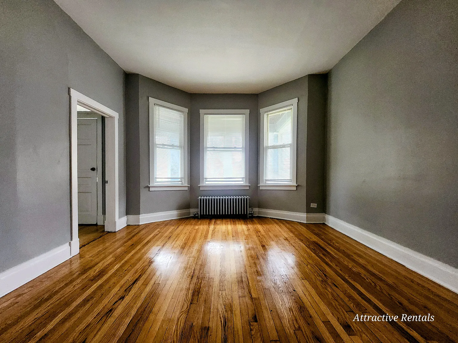 3 bed, 1100 sqft, $1,550 — Photo 2