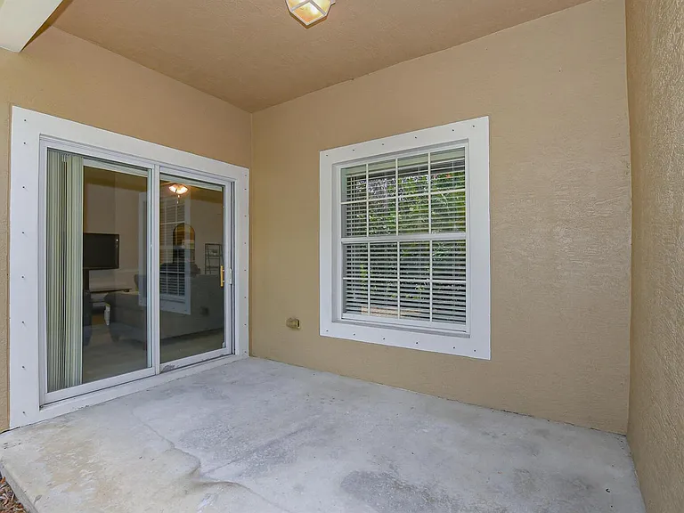 649 NE Bent Paddle Ln — Photo 36