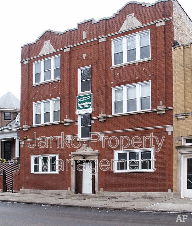 1st image of 3727 W Grand Ave APT 2E