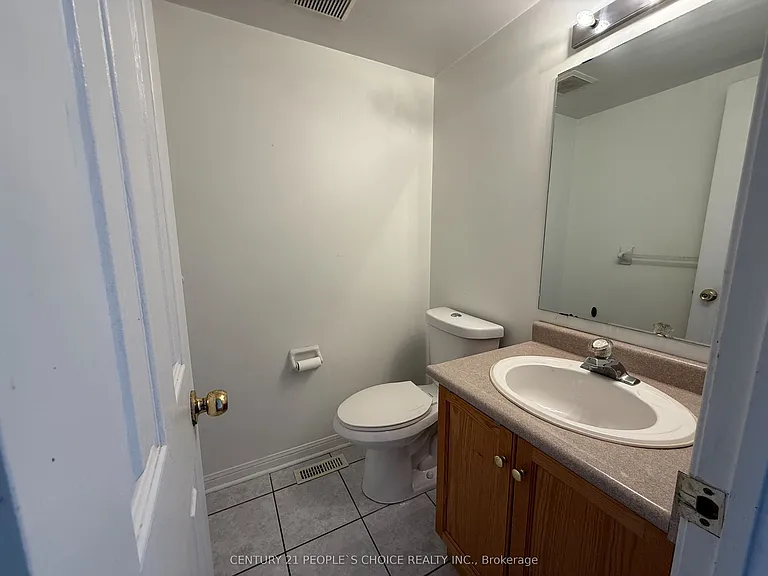 80 Acorn Pl #182 — Photo 4