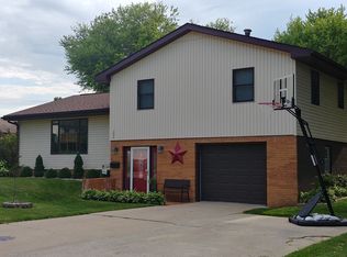 306 NW 3rd St, Greenfield, IA 50849