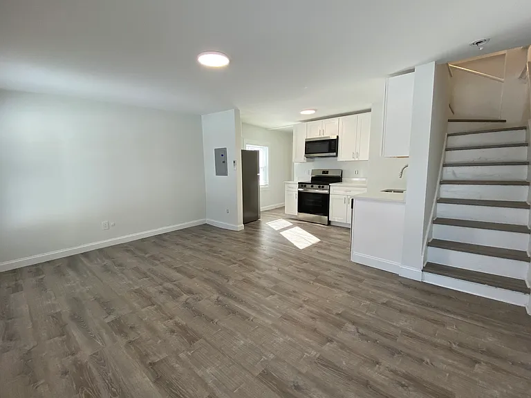 38 Summer St #1 — Photo 2