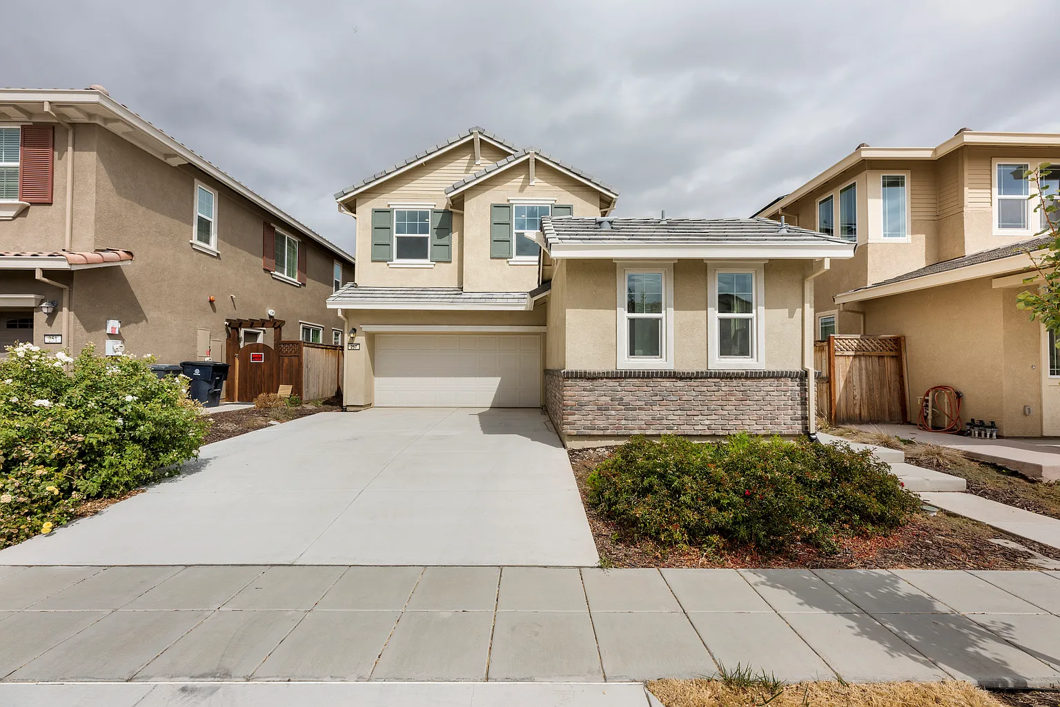 257 E Terra Mia Ave photo 1