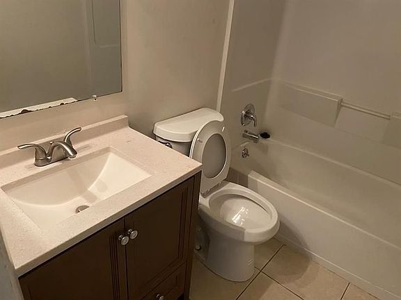5th image of 5090 SW 64th Ave APT 105