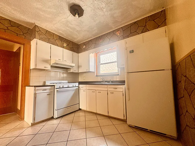 55 Patterson St #2 — Photo 10