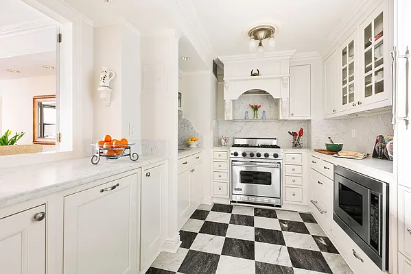 Sold by Compass | media 1