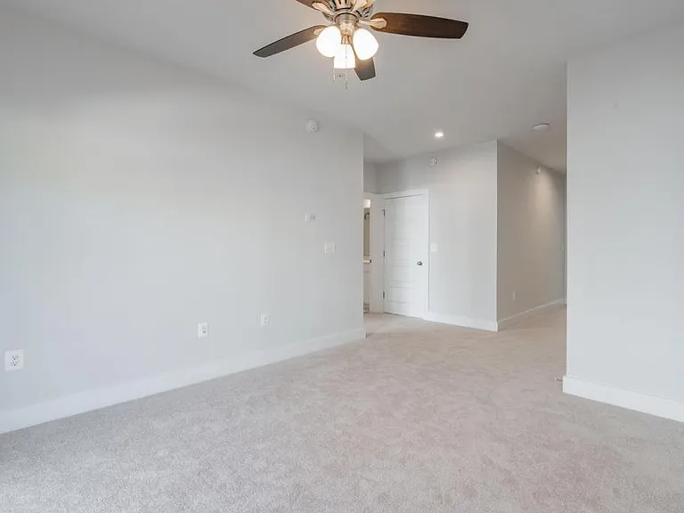 2618 Lassen Walk #A — Photo 25
