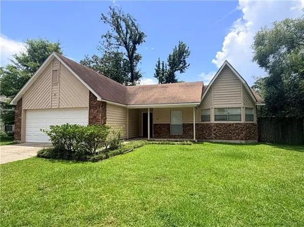216 Woodridge Blvd, Mandeville, LA 70471