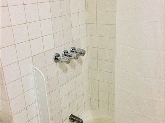 5th image of 2275 John F Kennedy Blvd #4R