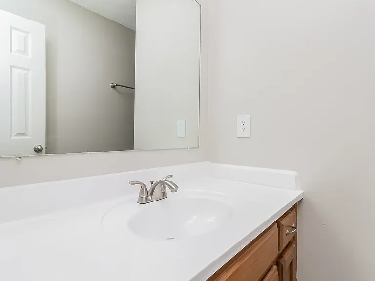 603 Freedom Ct — Photo 13