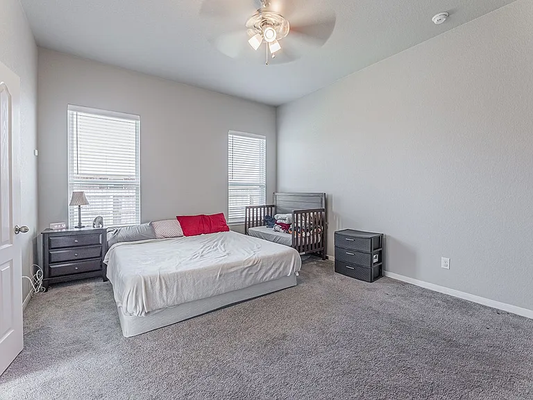 810 Earp Dr — Photo 18