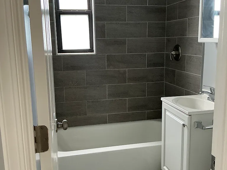 1215 Alabama Ave SE #304 — Photo 4