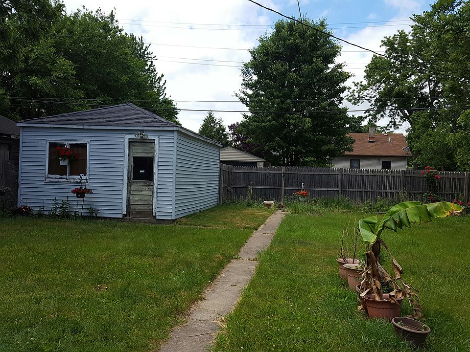 2nd image of 8766 Mason Pl