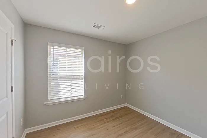 349 Angela St — Photo 8