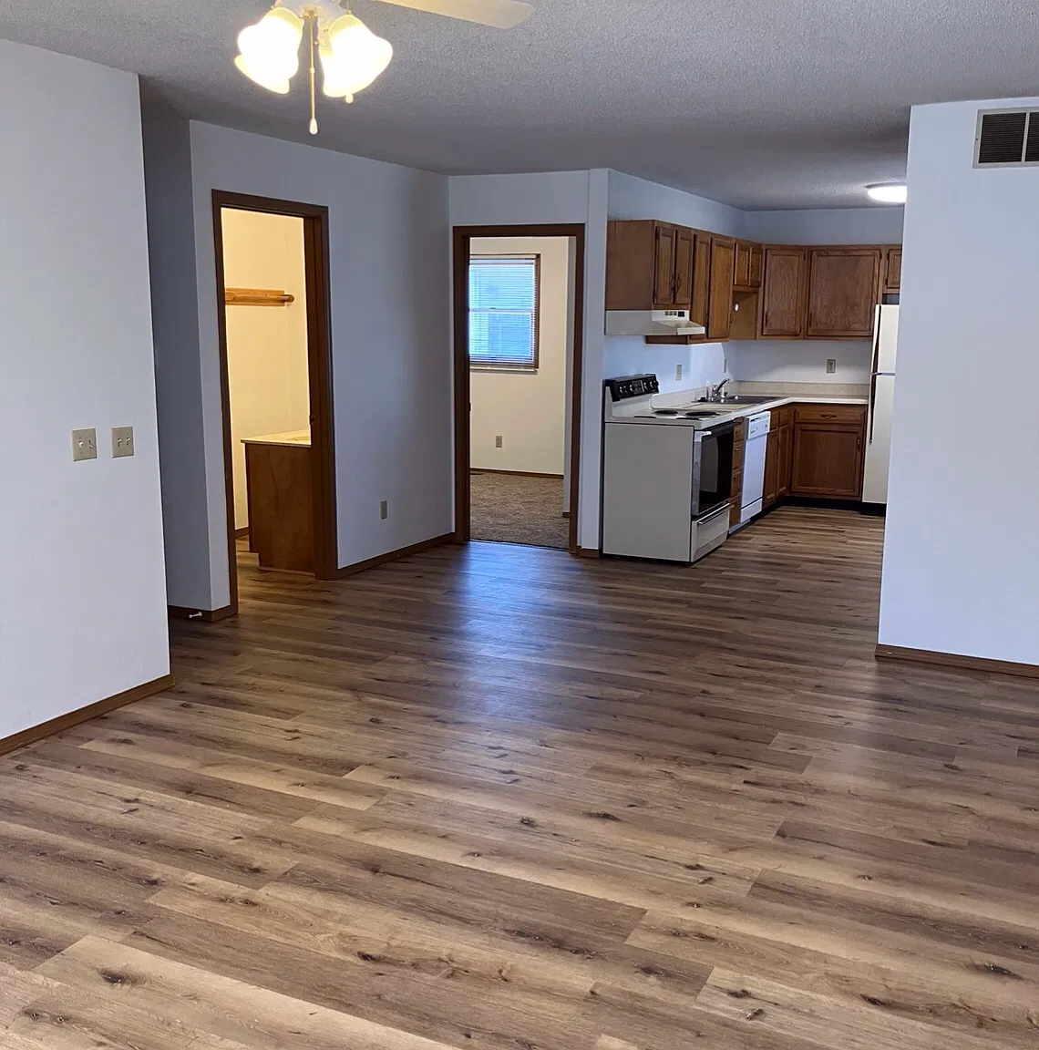 2 bed, 850 sqft, $1,000 — Photo 3