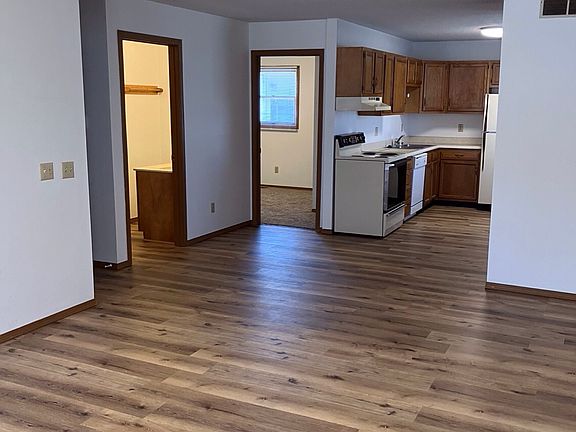 3rd image of 209 N East St #215
