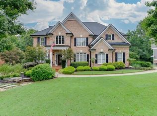 382 Spring Willow Dr, Sugar Hill, GA 30518