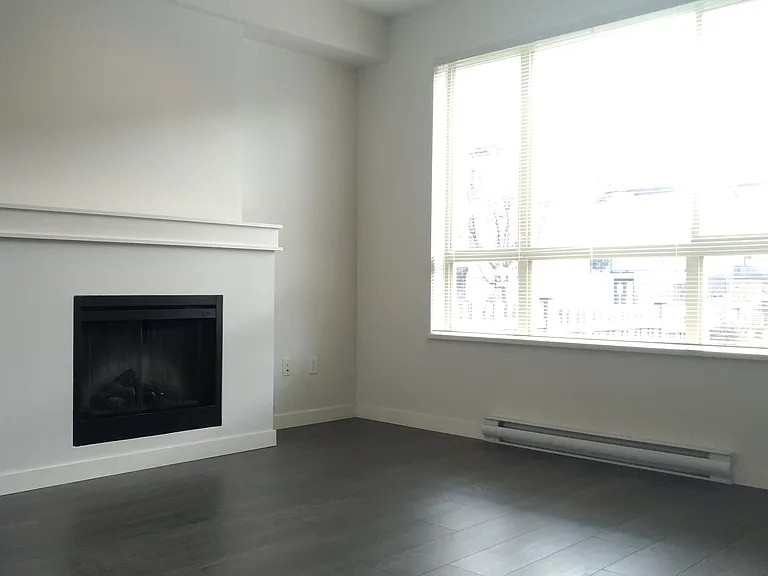 2738 158th St #7 — Photo 3