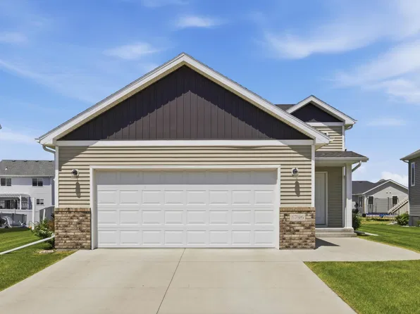 5796 Deb Dr W, Horace, ND 58047