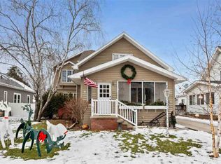 377 Cleveland St, Menasha, WI 54952