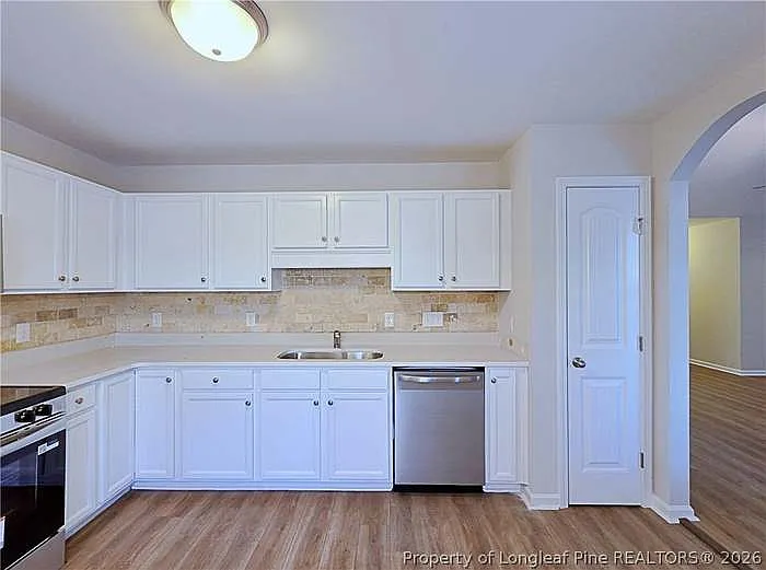204 Feathers Ln — Photo 10
