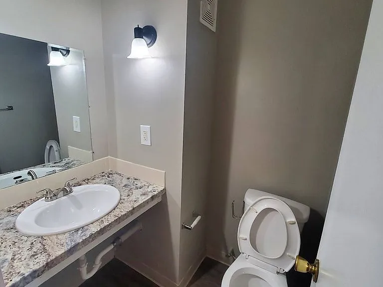 8827-9281 S Woodland Dr — Photo 12