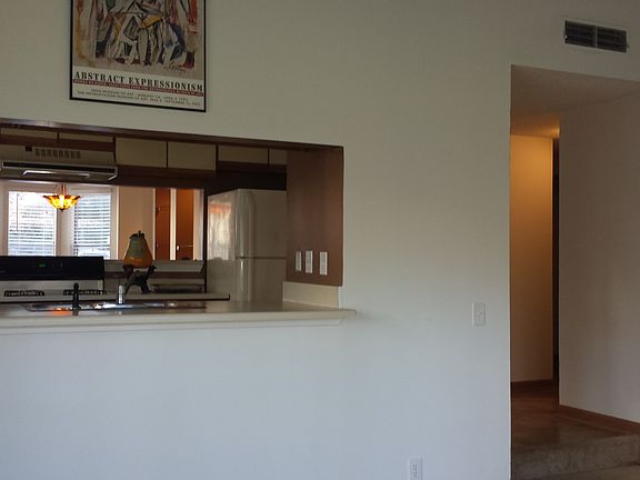 2nd image of 601 Ivy Green Ln