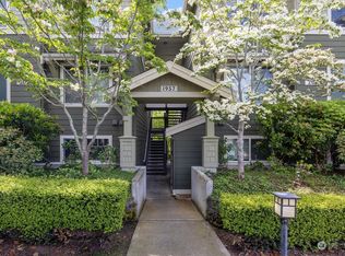 1957 23rd Pl NE APT 303, Issaquah, WA