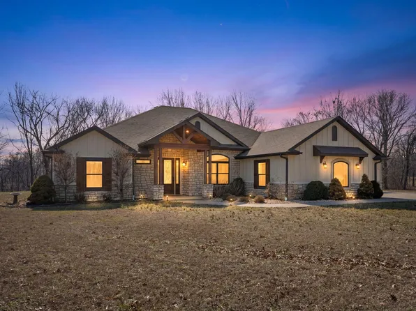 39 County Road 439a, New Franklin, MO 65274