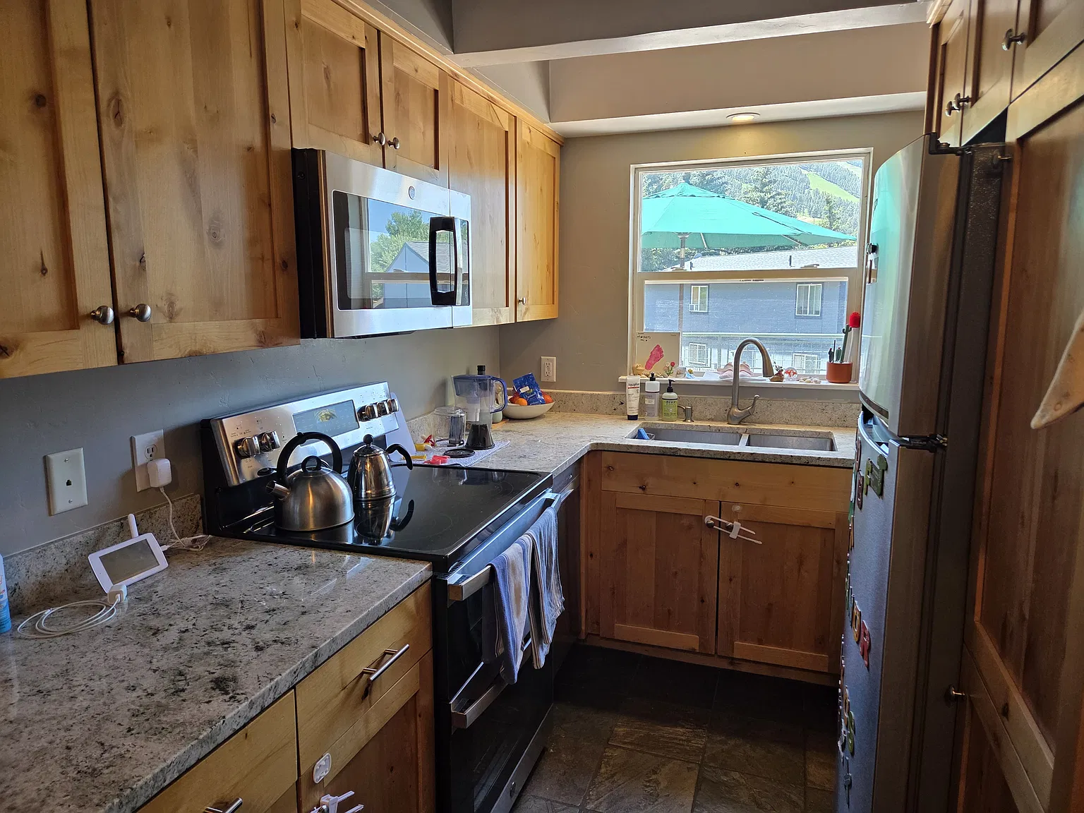 2 bed, 975 sqft, $4,100 — Photo 3