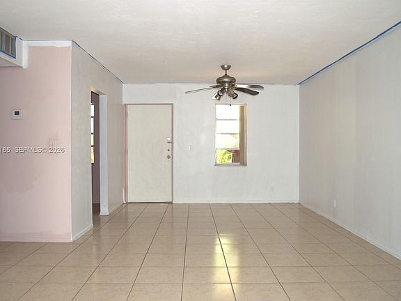4th image of 2821 Somerset Dr APT 117
