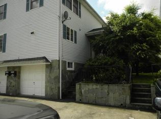 12 Foxs Ln #A, Greenwich, CT 06830