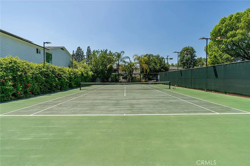 4 bed, 2568 sqft, $12,500 — Photo 3