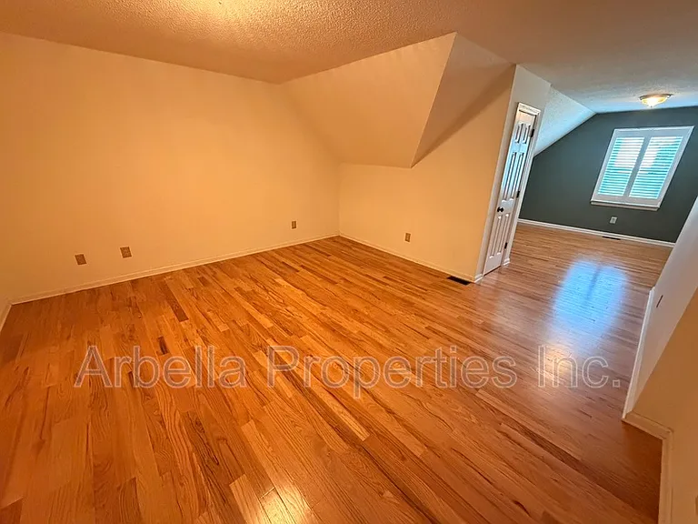 215 Radford Dr — Photo 15