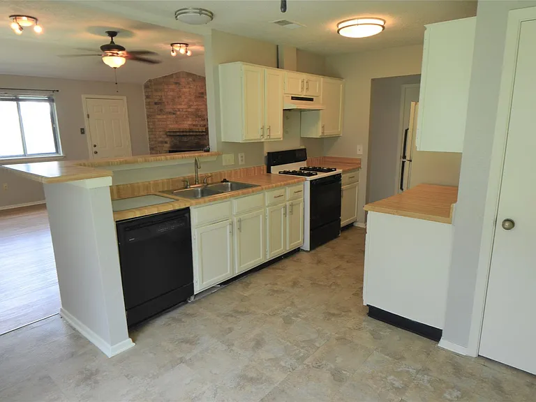 24006 Merry Oaks Dr — Photo 7