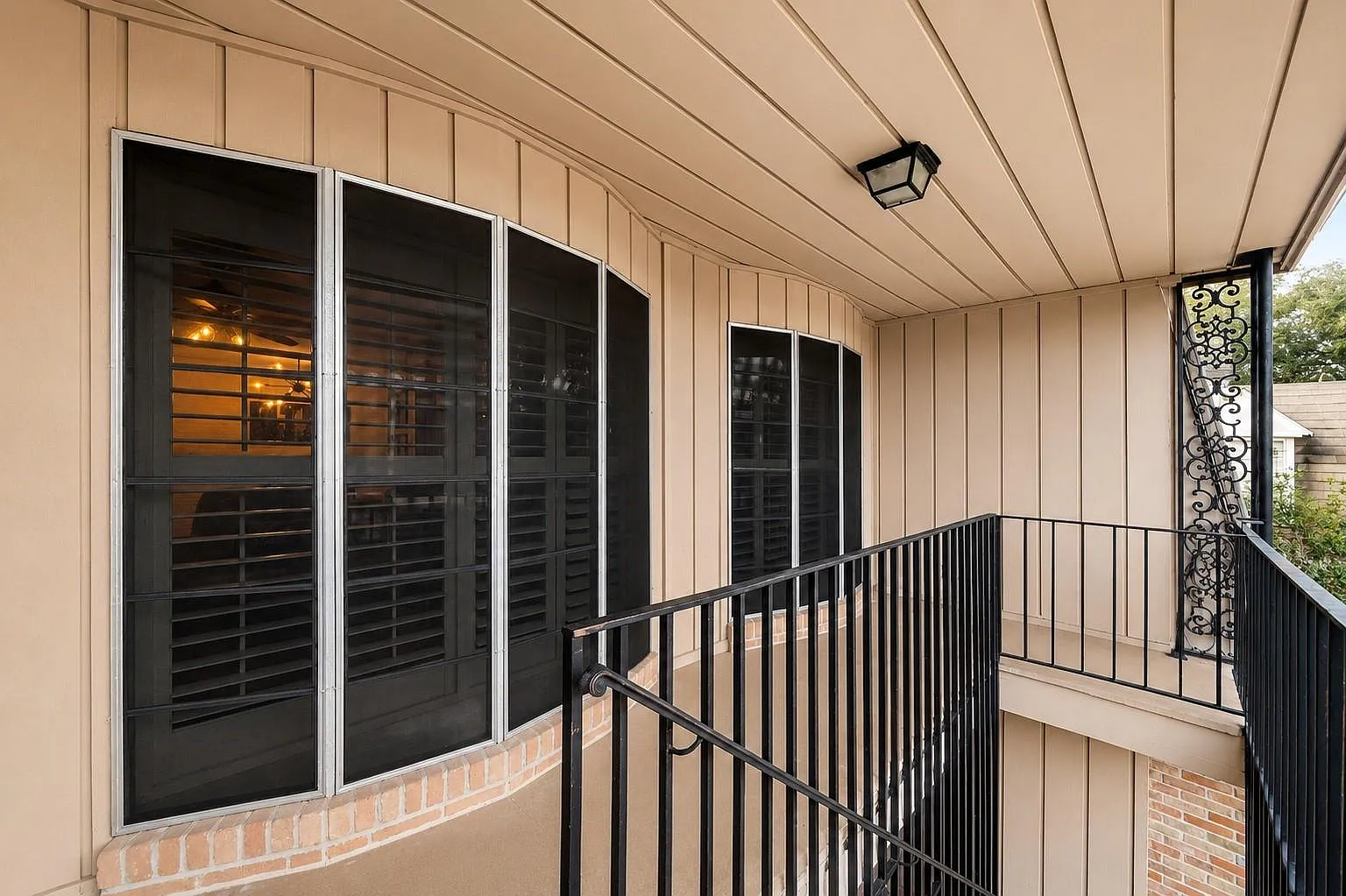 2 bed, 2.0 bath, 1104 sqft, $1,950 — Photo 3