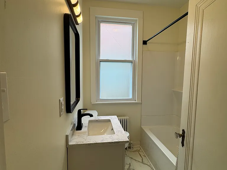 14 Maplewood Ave #14 — Photo 10