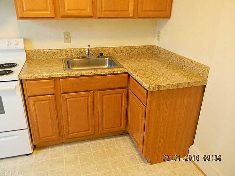 2nd image of 348 Washington St APT 2