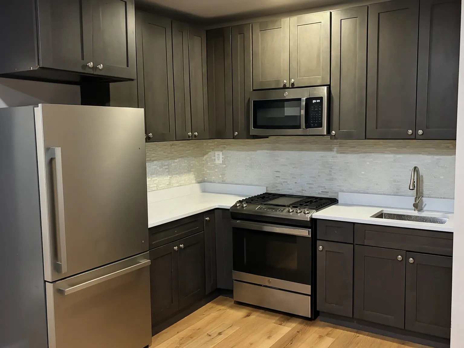 2 bed, 1900 sqft, $2,800 — Photo 2