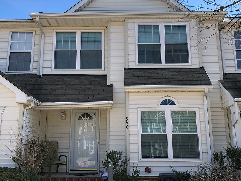 Front of townhouse 