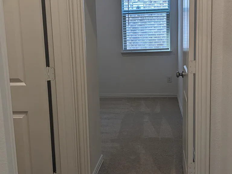 2142 Donker Dr — Photo 10