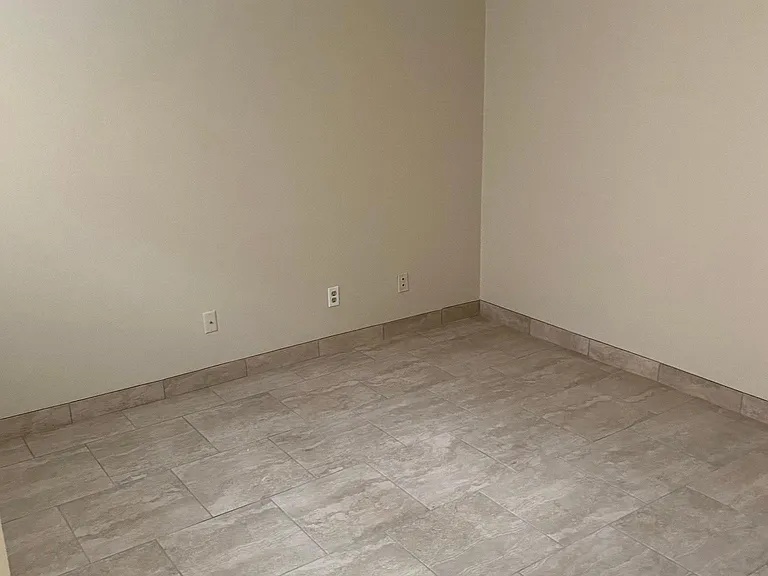 925 E Beryl Ave — Photo 9