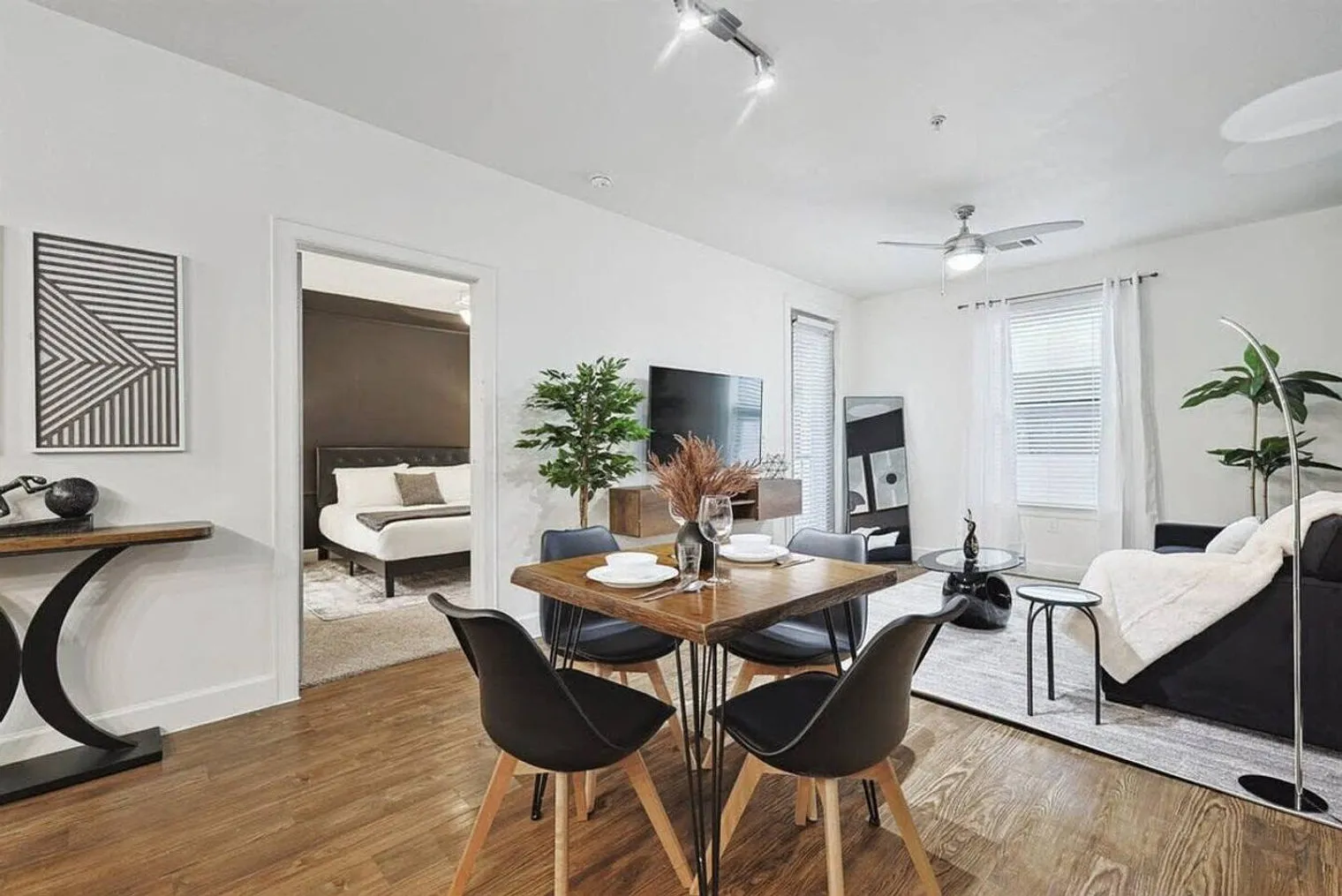 2 bed, 2.0 bath, $3,967 — Photo 4
